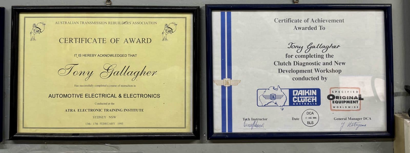 Sijil-sijil Tony Gallagher dari ATRA Electronic Training Institute, Sydney (1995) dan Daikin Clutch Australia (1999).